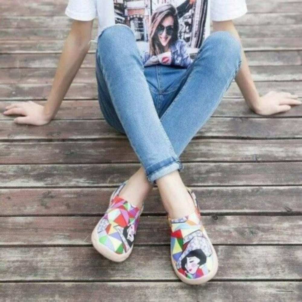 Size 10 NWT UIN Slip On Shoes Canvas Comfortable Loafers Rainbow Girl - Picture 4 of 7